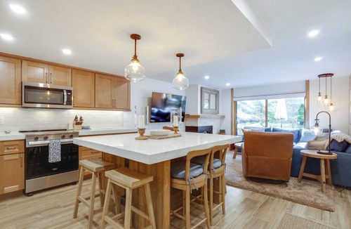 Breckenridge Condo | Half-Mi to Main Street Breck: All-Season Escape!