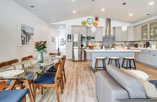 Half Moon Bay House | Half Moon Bay Vacation Rental: 1 Mile to Beach!