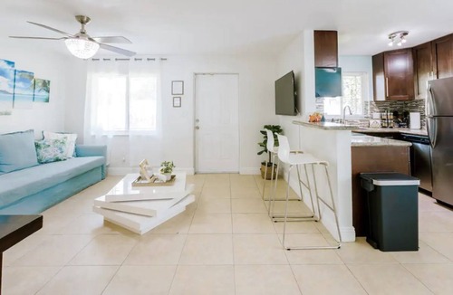 Hallandale Beach House | Hallandale House/5 min to Beach/BBQ/close to Miami