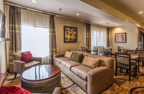 Southeast Colorado Springs Hotel | Hampton Inn Colorado Springs-Airport