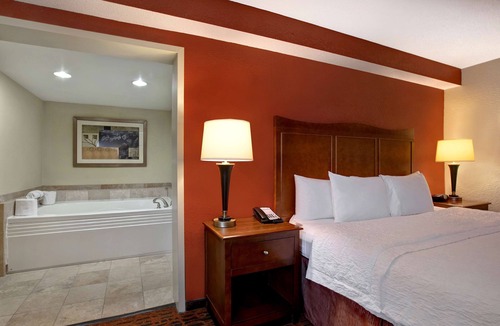 Saint Marys  Allen County Hotel | Hampton Inn Ft. Wayne-Southwest