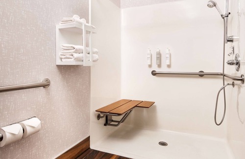 Longmont Hotel | Hampton Inn Longmont