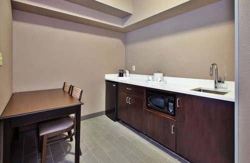 Middleburg Heights Hotel | Hampton Inn & Suites Cleveland-Airport/Middleburg Heights