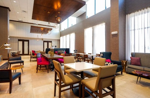 Heather Gardens Hotel | Hampton Inn & Suites Aurora South, Co