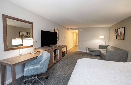 Roselawn Finance Hotel | Hampton Inn & Suites Cincinnati/Kenwood