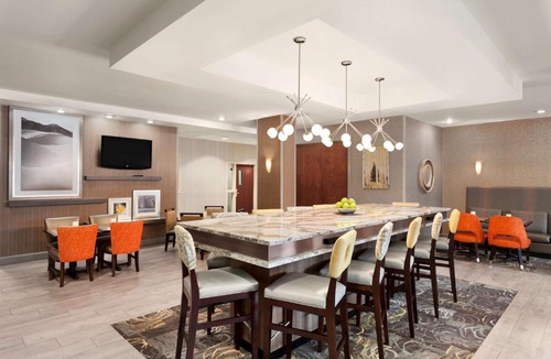Glendale Hotel | Hampton Inn & Suites Denver-Cherry Creek