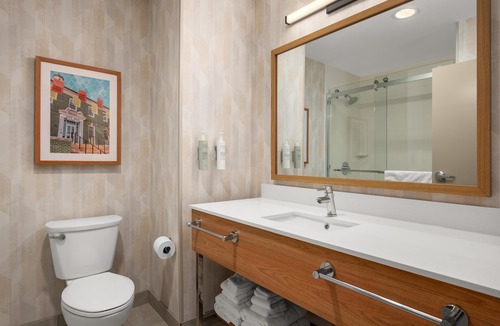 Gypsum Hotel | Hampton Inn & Suites by Hilton Port Clinton Catawba Island
