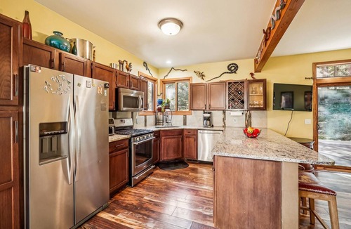 Three Peaks House | Handsome Hollow: Large Silverthorne Townhome-Pet Friendly-New Listing!