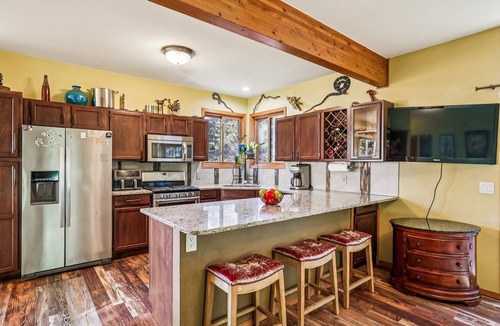 Three Peaks House | Handsome Hollow: Large Silverthorne Townhome-Pet Friendly-New Listing!