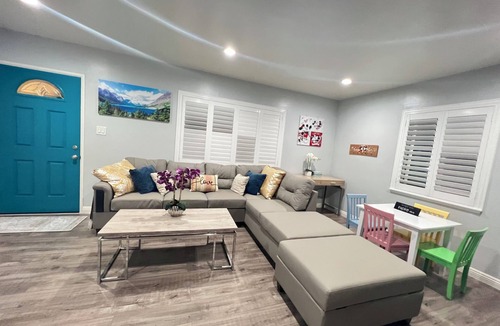 Midway City House | Happy Disneyland 3 Bedroom Home