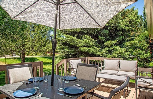 Carbondale Apartment | Happy Home | Backyard Oasis | Close to Downtown
