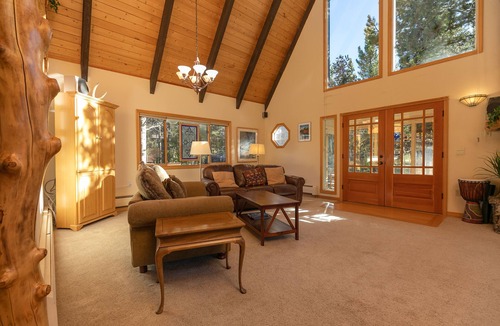 Breckenridge House | Happy Trails Retreat: Quiet, Charming Getaway