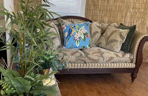 Kingman Cottage | Hawaiian Cottage!Retro refrig, micro, A/C , private, themed! *Bathroom Adjacent*