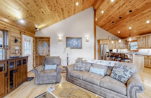 Turtle Lake House | Hawk House