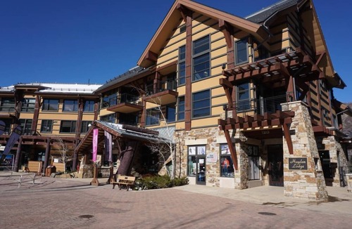 Snowmass Village Condo | Hayden Lodge - Views of the slopes and village (203154-9418)