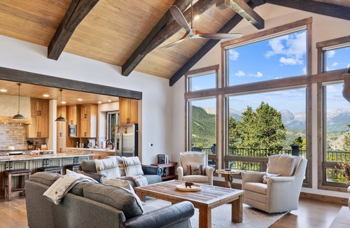 Windcliff Estates House | Hearthstone Luxury Vacation Rental at Windcliff