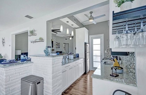 East Fort Lauderdale House | Heated Pool! 5 Bedrooms+1 Mile To Beach/Las Olas!