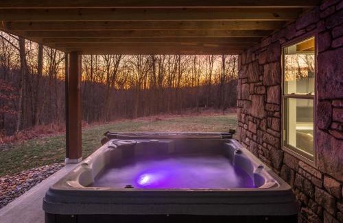 New Philadelphia Apartment | Heated Pool Pool House Hot Tub Firepit BBQ