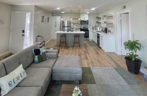 Hermosa Beach Condo | HERMOSA BEACH - Sand Section, Walk to Beach & Pier.