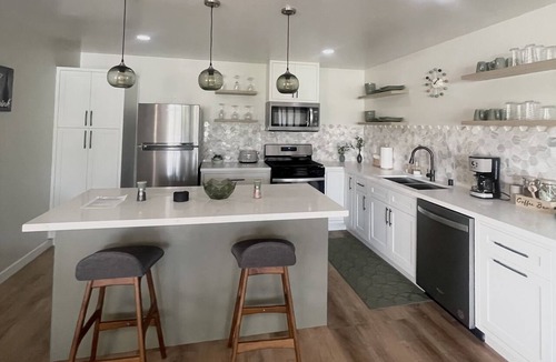 Hermosa Beach Condo | HERMOSA BEACH - Sand Section, Walk to Beach & Pier.