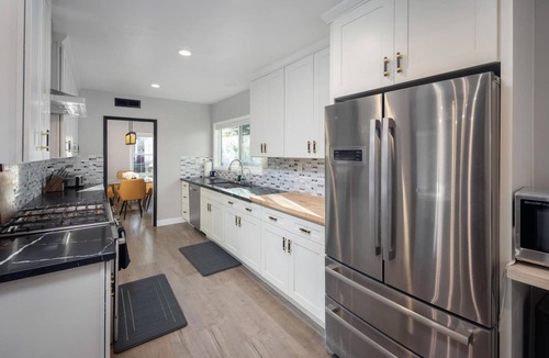 Beverly Hills Villa | Hidden Valley - Spectacular Hidden Valley Gem with Canyon Views
