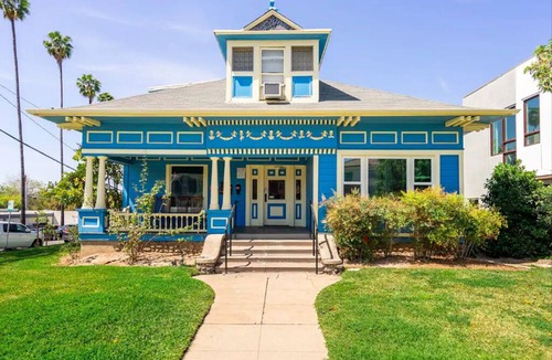 Pasadena Apartment | High Ceiling, Cozy 1BR Apt, Walk to Metro & Shops