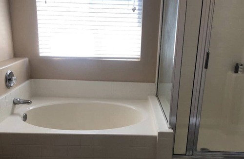 Victorville House | High DESERT- LUXURY LIVING! Close to shopping & freeway.