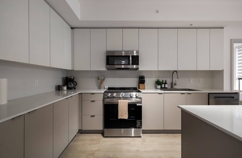 North Miami Apartment | High Floor Property-Expansive Views- Sleep 6 Miami