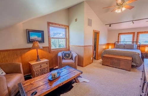 Crested Butte Cabin | High Life Ranch- Secluded Cabin w/hot tub!