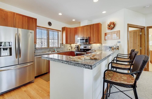 The Highlands House | Highland Greens 66: Townhome in Breckenridge, Private Hot Tub, 2 Car Garage.