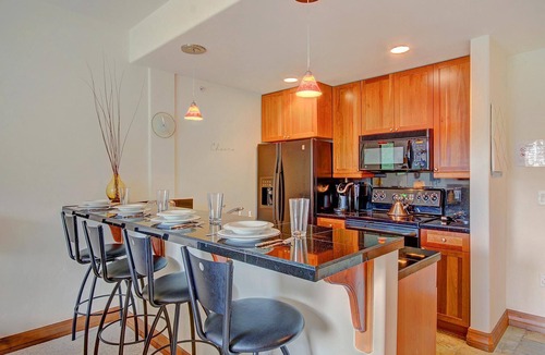 The Highlands Condo | Highland Greens Lodge 305 3 Bedroom Condo by RedAwning