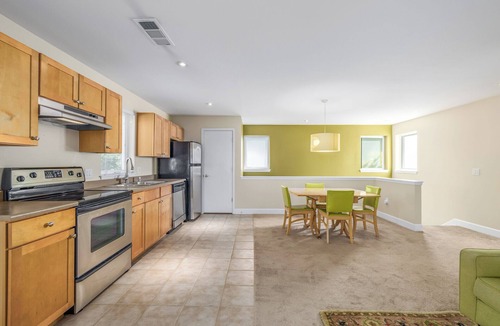 Highland Apartment | Highlands Haven: Private Carriage House with Modern Comforts