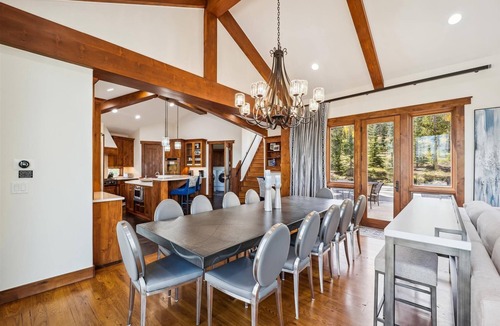 The Highlands House | Highlands Hideaway: Gorgeous Breckenridge Private Home with Private Hot Tub