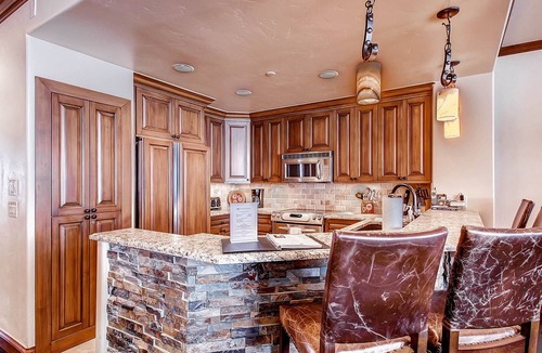 Highlands Townhomes Villa | Highlands Slopeside 219 - Chic Three Bedroom