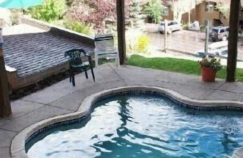 Snowmass Village Condo | Highly Rated 3 BdRm/3 BA in SMV; 7 min walk to slopes, shuttle at front door!
