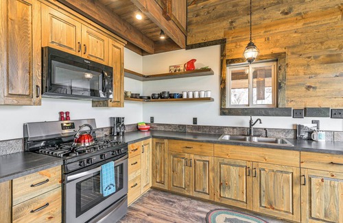 Del Norte Cabin | Hike, Hunt & Unwind: Mtn-View Cabin in Del Norte!