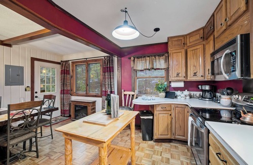 Cascade-Chipita Park Cabin | Hikers Hideaway | Foosball & Darts | Pet Friendly
