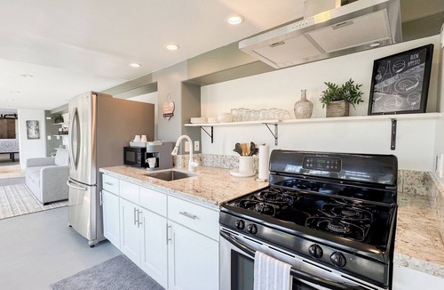 Whittier House | Hillside Retreat: Stunning Views & Lush Gardens