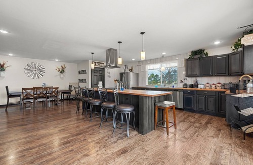 Calhan House | Hilltop Ranch Style Home with Gorgeous View for Big Groups, Retreats, Events OK
