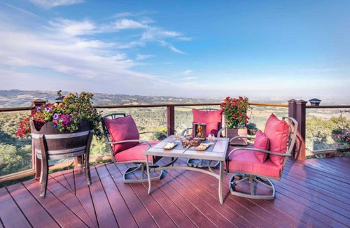 Templeton House | Hilltop Round House Sanctuary