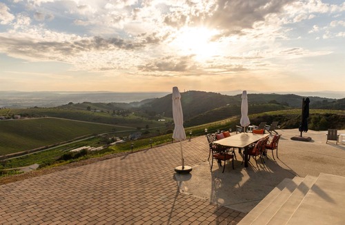 Paso Robles House | Hilltop Vineyard Estate | Infinity Pool + Views