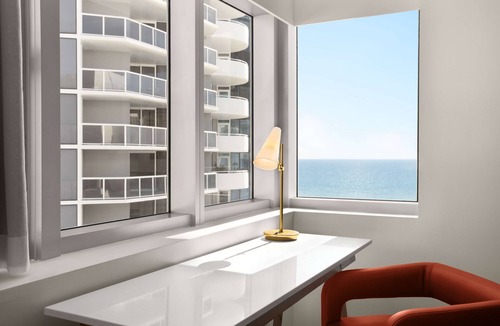 Mid Beach Resort | Hilton Cabana Miami Beach Resort