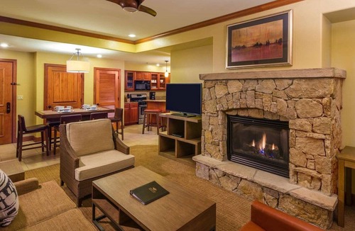 Peak 9 Resort | Hilton Valdoro Mountain Lodge - 2 Bedroom Villa - Sleeps 6