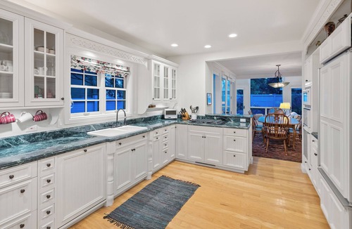West End House | Historic Charm close to Aspen Mtn; Mtn views, hot tub and walkable to town!