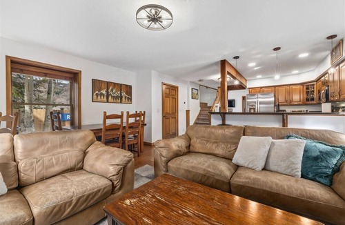 Historic District House | Historic District 4 BR Home, New Hot Tub, 3 Blks to Main Street, .4 m to Lifts