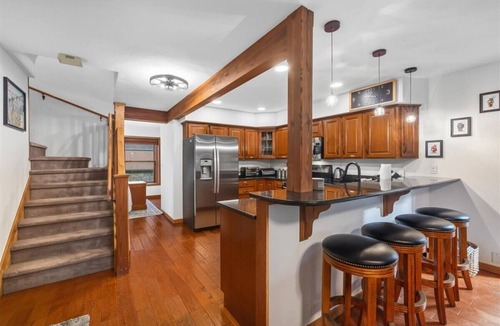 Historic District House | Historic District 4 BR Home, New Hot Tub, 3 Blks to Main Street, .4 m to Lifts