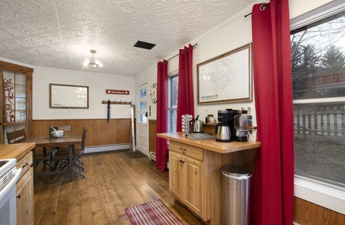 Georgetown House | Historic Mountain House close to skiing & outdoor adventures