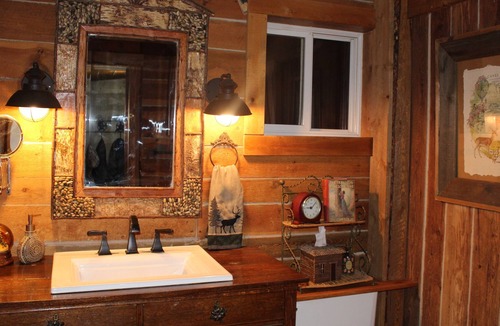 Florissant Cabin | Historic Mountain Retreat Backs To National Forest....