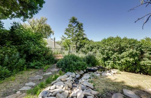 Lazear House | Historic Nature Lovers Cabin on Farm in Paonia!
