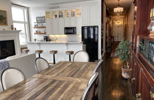 Silverton Apartment | Historic Silverton Downtown Loft